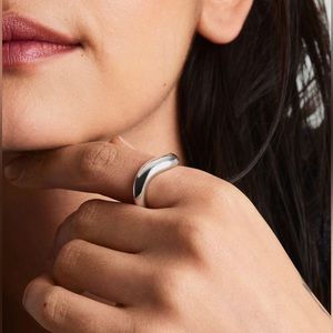 Mejuri Sterling Silver Figure Ring